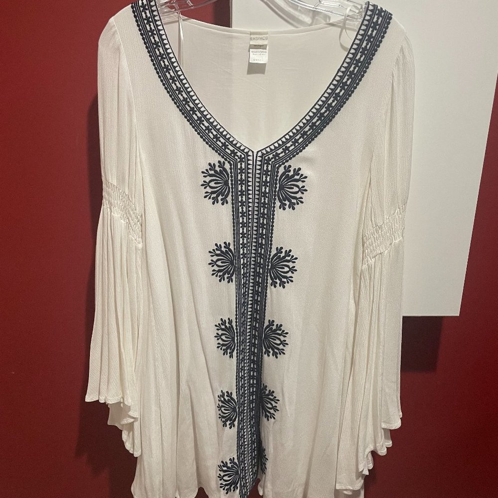 L Space Deep V Cover Up with Santorini Trim and Flowy Sleeves Size S